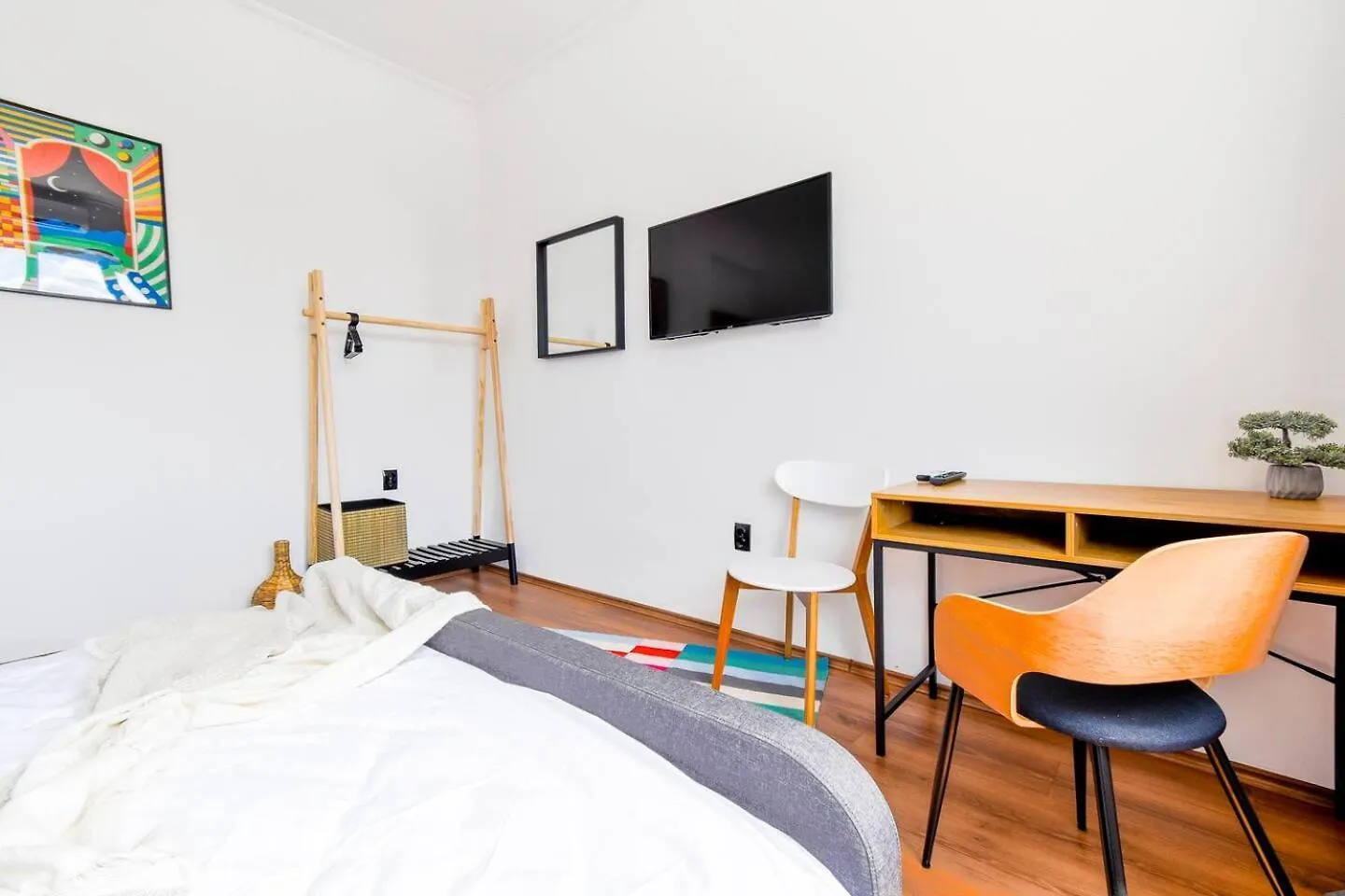 Super Fresh! 3Bdr Apartment In Sofia Center'S Artistic Area Bulgaria