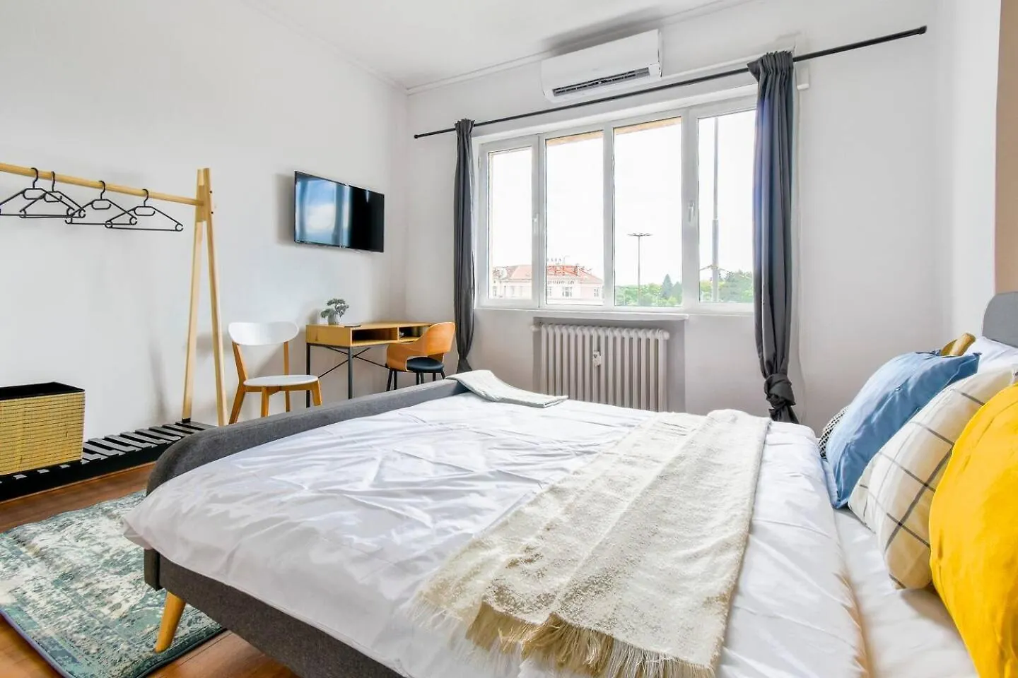 Super Fresh! 3Bdr Apartment In Sofia Center'S Artistic Area