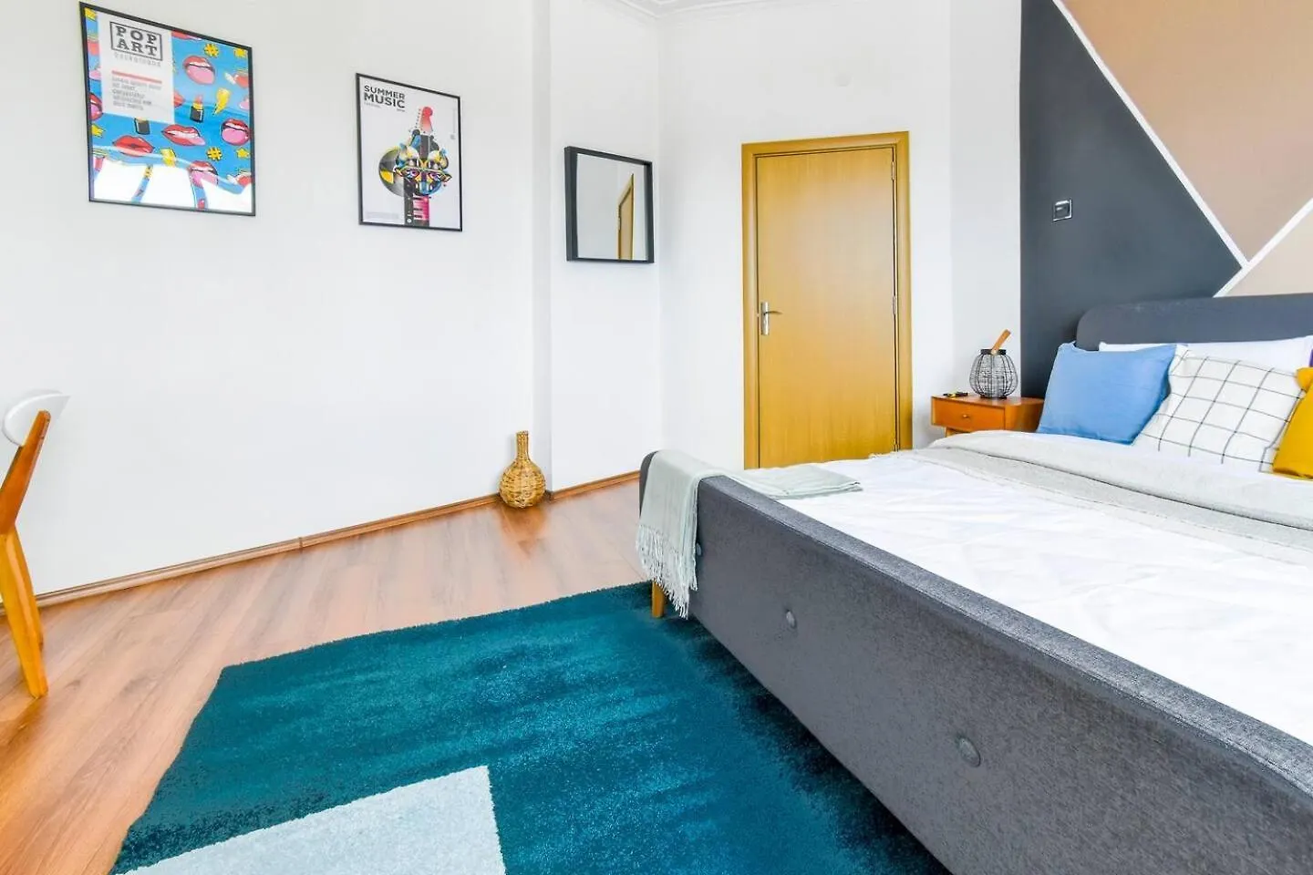 Super Fresh! 3Bdr Apartment In Sofia Center'S Artistic Area